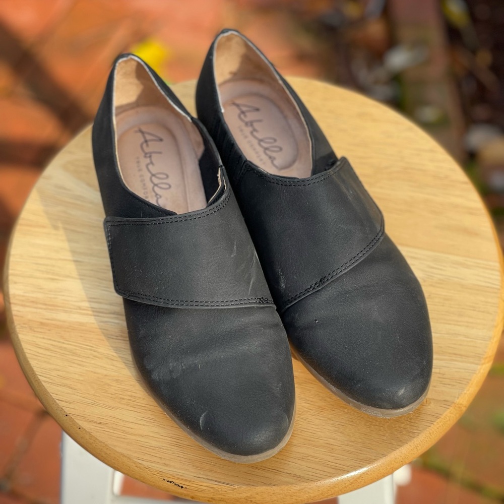 Abella loafers